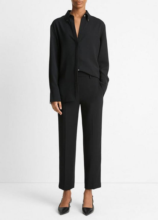 Vince. Crepe Tapered Pull-On Pant in Black